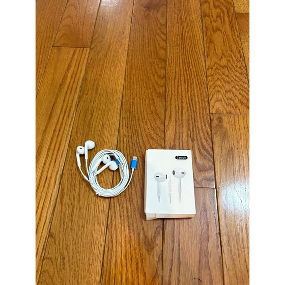 2 Pack Wired Earphones Headphones Lightning Connector for iPhone iPad iPod - Picture 1 of 6